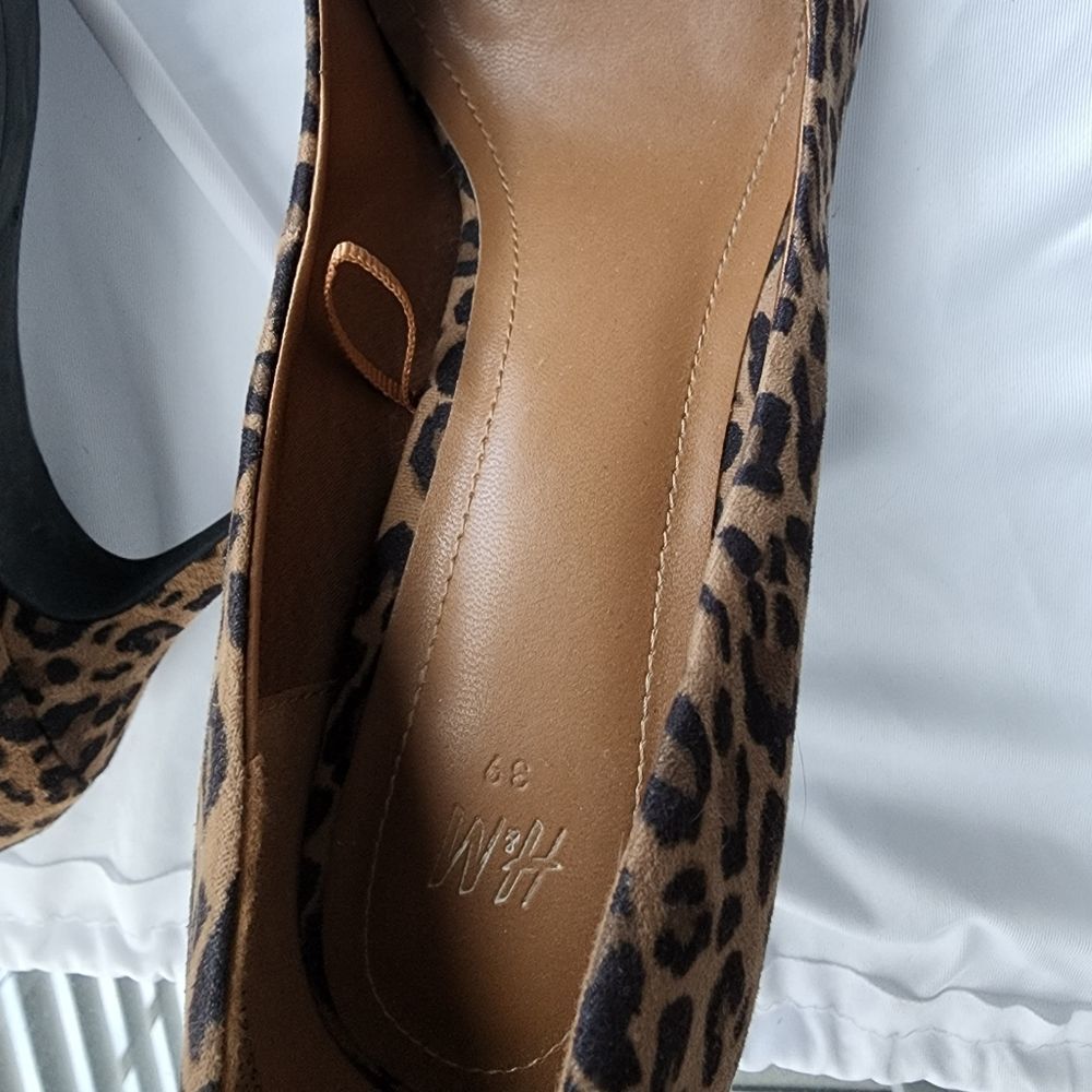 H&M Animal Print Shoes - Picture 4 of 5